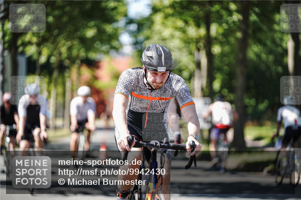 09.08.2026 - GEWOBA Citytriathlon Bremen Michael Burmester http://msf.ph/oto/9942430 09.08.2026 14:28:59 Radfahren 13, 33, 46, 68, 71, 84, 97, 114, 117, 124, 129, 150, 154, 162, 350, 498 meine-sportfotos.de