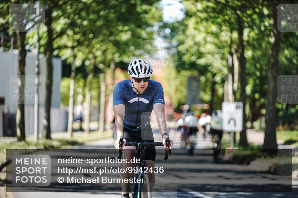 09.08.2026 - GEWOBA Citytriathlon Bremen Michael Burmester http://msf.ph/oto/9942436 09.08.2026 14:29:03 Radfahren 13, 33, 46, 68, 71, 84, 97, 114, 117, 124, 129, 150, 154, 162, 498 meine-sportfotos.de