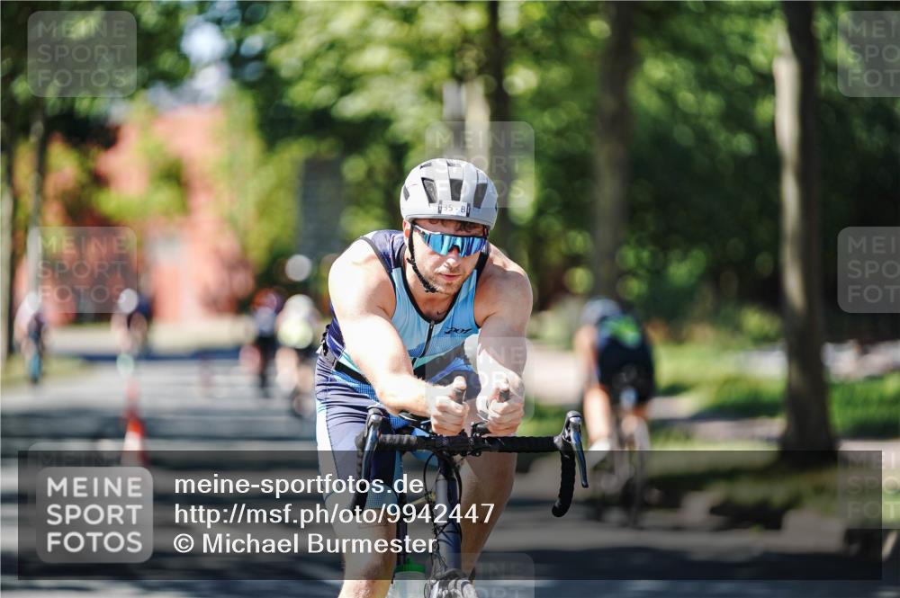 09.08.2026 - GEWOBA Citytriathlon Bremen Michael Burmester http://msf.ph/oto/9942447 09.08.2026 14:29:28 Radfahren 35, 144, 490 meine-sportfotos.de