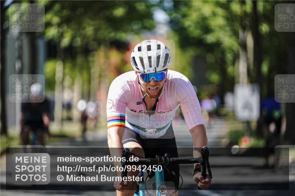 09.08.2026 - GEWOBA Citytriathlon Bremen Michael Burmester http://msf.ph/oto/9942450 09.08.2026 14:29:36 Radfahren 35, 123, 143, 144, 294 meine-sportfotos.de