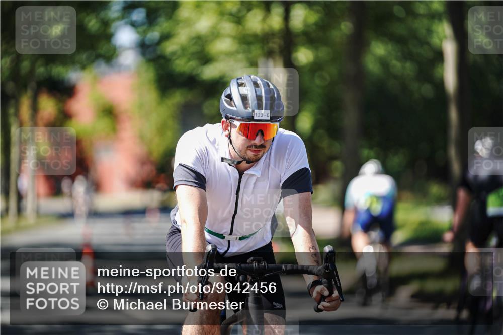 09.08.2026 - GEWOBA Citytriathlon Bremen Michael Burmester http://msf.ph/oto/9942456 09.08.2026 14:29:43 Radfahren 123, 143, 144, 164, 294, 418 meine-sportfotos.de