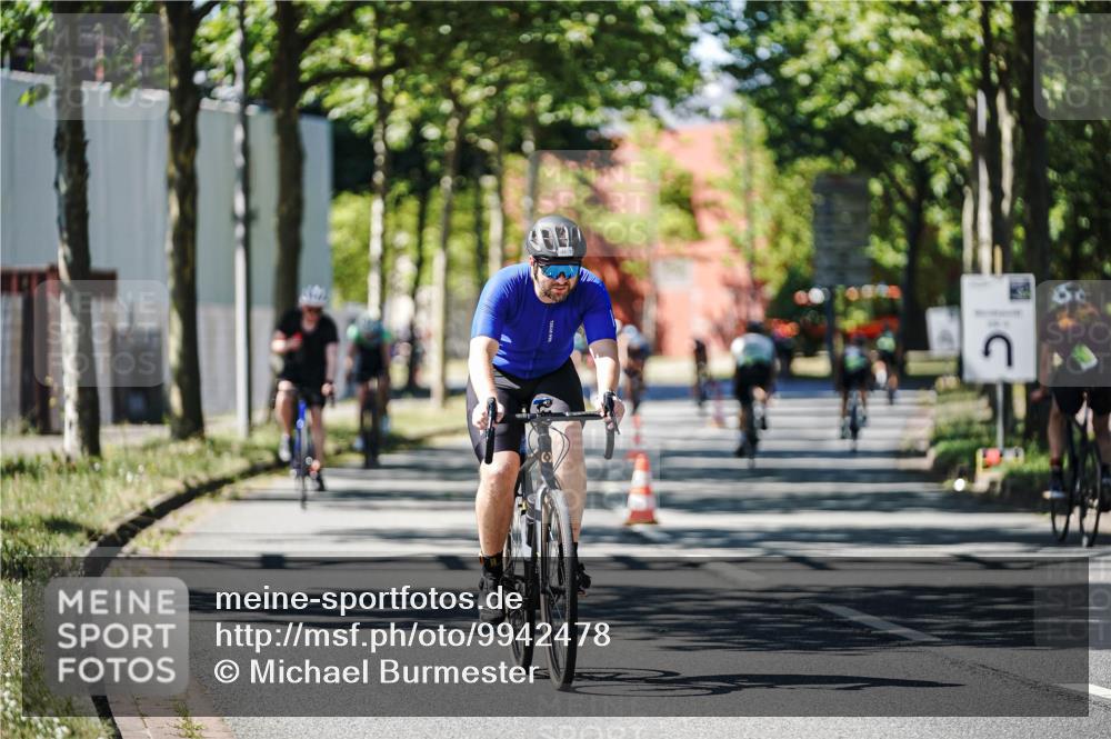 09.08.2026 - GEWOBA Citytriathlon Bremen Michael Burmester http://msf.ph/oto/9942478 09.08.2026 14:30:22 Radfahren 26, 27, 79, 139, 169, 270, 304, 407 meine-sportfotos.de