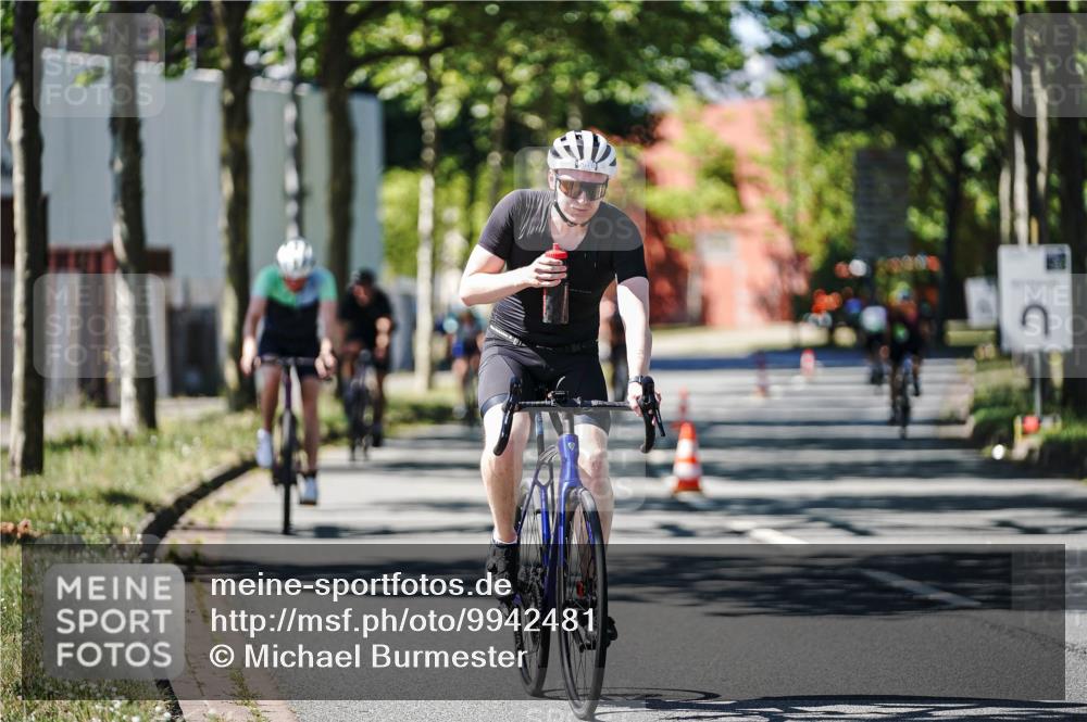 09.08.2026 - GEWOBA Citytriathlon Bremen Michael Burmester http://msf.ph/oto/9942481 09.08.2026 14:30:25 Radfahren 26, 27, 79, 118, 139, 159, 169, 270, 304, 374, 433 meine-sportfotos.de