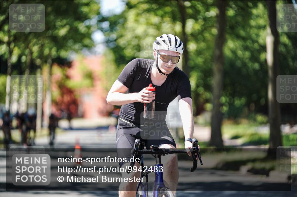 09.08.2026 - GEWOBA Citytriathlon Bremen Michael Burmester http://msf.ph/oto/9942483 09.08.2026 14:30:25 Radfahren 26, 27, 79, 118, 139, 159, 169, 270, 304, 374, 433 meine-sportfotos.de