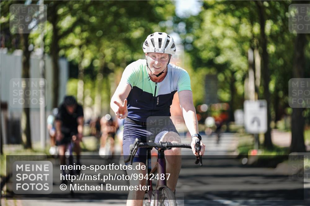 09.08.2026 - GEWOBA Citytriathlon Bremen Michael Burmester http://msf.ph/oto/9942487 09.08.2026 14:30:27 Radfahren 26, 27, 79, 118, 139, 159, 169, 270, 374, 433 meine-sportfotos.de
