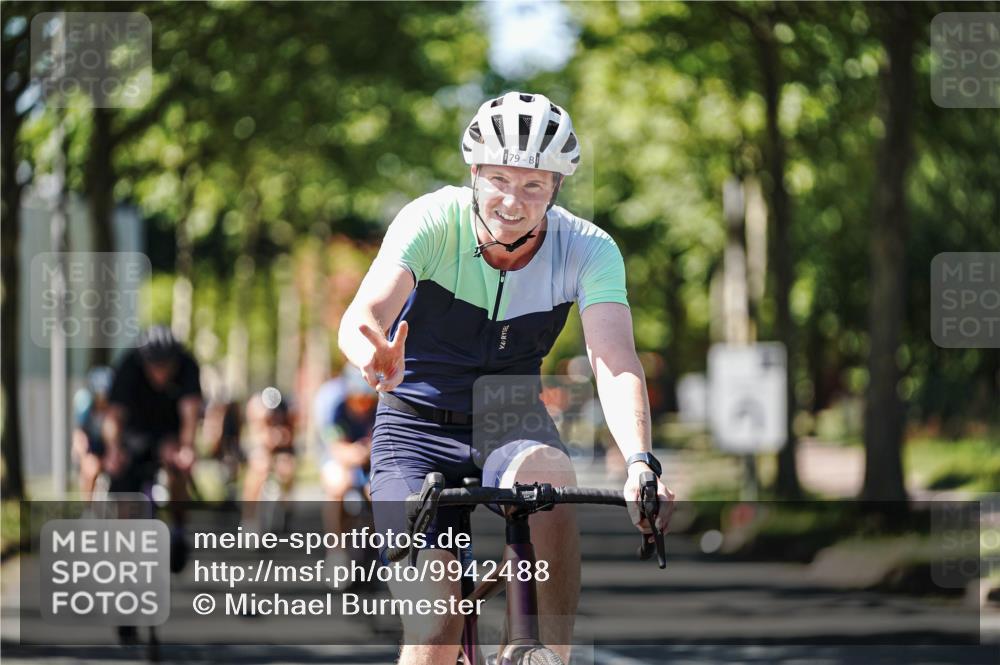 09.08.2026 - GEWOBA Citytriathlon Bremen Michael Burmester http://msf.ph/oto/9942488 09.08.2026 14:30:27 Radfahren 26, 27, 79, 118, 139, 159, 169, 270, 374, 433 meine-sportfotos.de