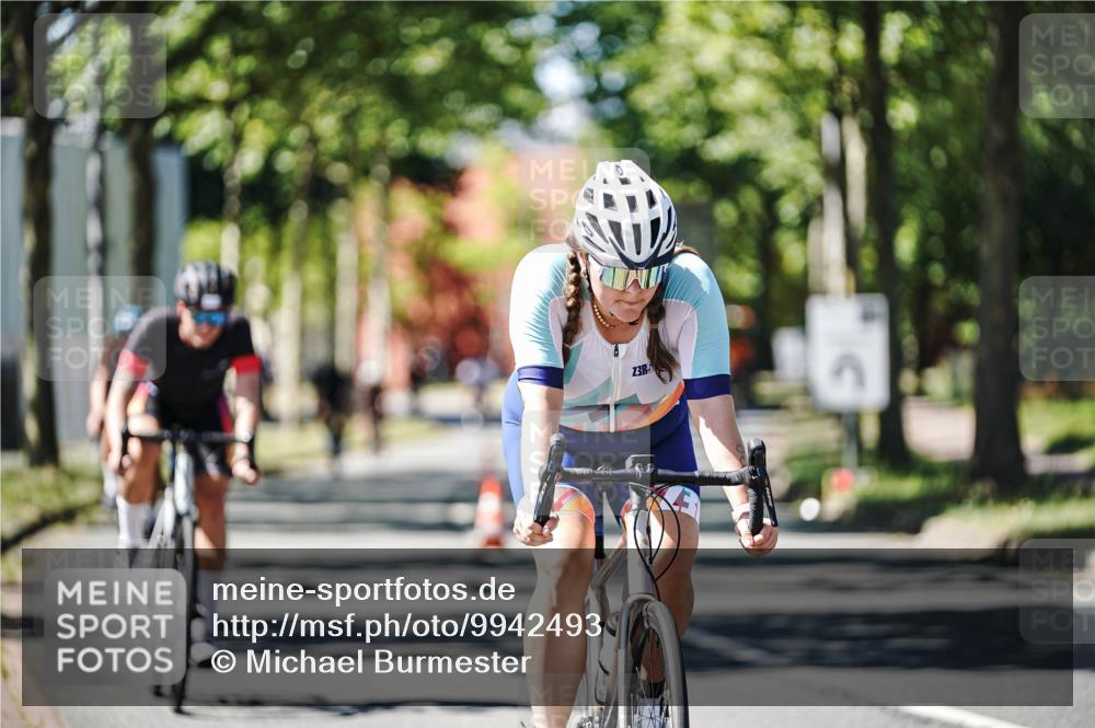 09.08.2026 - GEWOBA Citytriathlon Bremen Michael Burmester http://msf.ph/oto/9942493 09.08.2026 14:30:30 Radfahren 26, 27, 79, 118, 159, 169, 270, 374, 433 meine-sportfotos.de