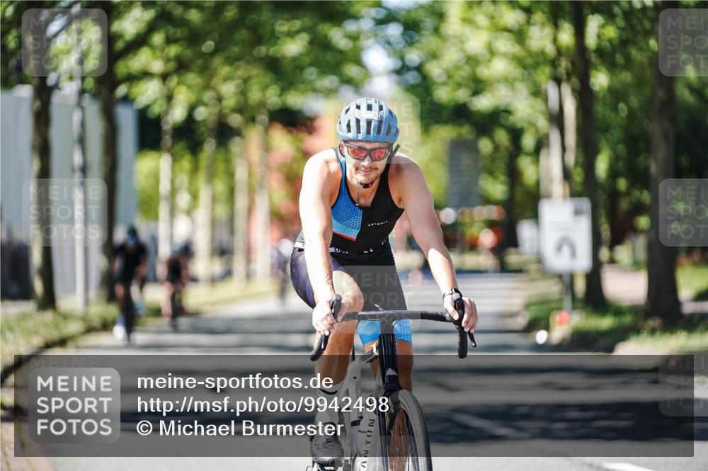 09.08.2026 - GEWOBA Citytriathlon Bremen Michael Burmester http://msf.ph/oto/9942498 09.08.2026 14:30:32 Radfahren 26, 27, 36, 79, 118, 159, 169, 186, 270, 374, 433 meine-sportfotos.de