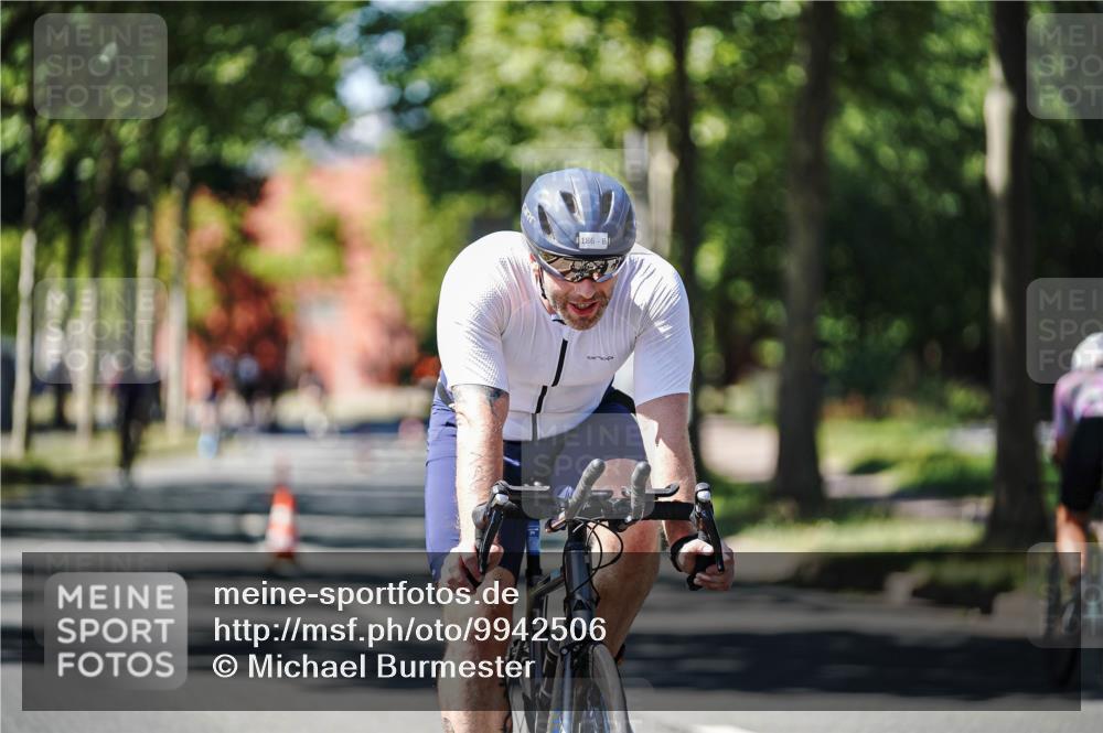 09.08.2026 - GEWOBA Citytriathlon Bremen Michael Burmester http://msf.ph/oto/9942506 09.08.2026 14:30:39 Radfahren 27, 36, 91, 105, 118, 128, 135, 159, 186, 200, 270, 374, 433 meine-sportfotos.de