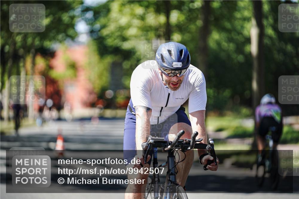 09.08.2026 - GEWOBA Citytriathlon Bremen Michael Burmester http://msf.ph/oto/9942507 09.08.2026 14:30:39 Radfahren 27, 36, 91, 105, 118, 128, 135, 159, 186, 200, 270, 374, 433 meine-sportfotos.de