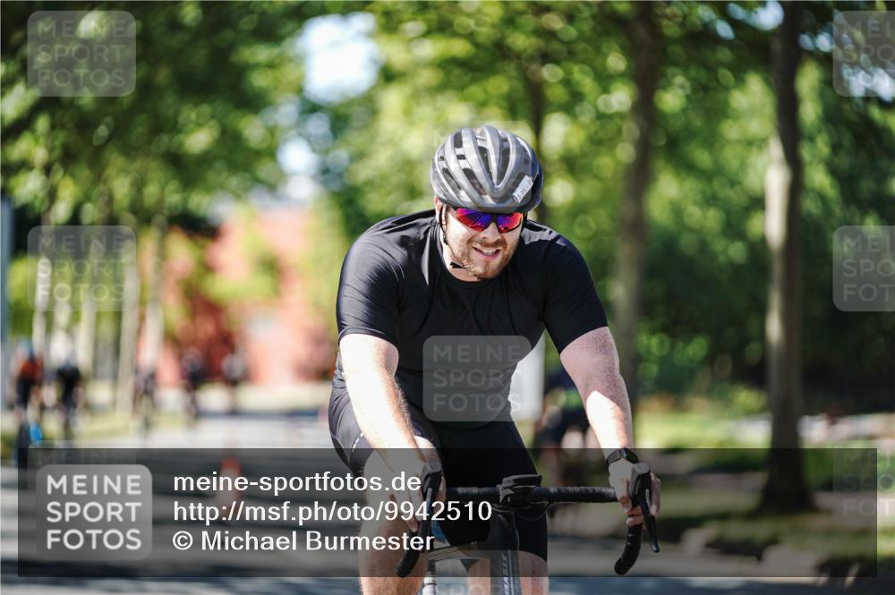 09.08.2026 - GEWOBA Citytriathlon Bremen Michael Burmester http://msf.ph/oto/9942510 09.08.2026 14:30:43 Radfahren 36, 45, 54, 73, 91, 105, 118, 128, 135, 159, 186, 200, 374, 433 meine-sportfotos.de