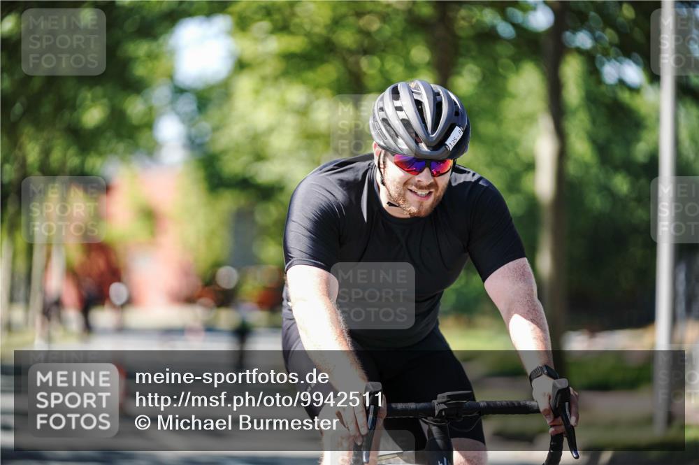 09.08.2026 - GEWOBA Citytriathlon Bremen Michael Burmester http://msf.ph/oto/9942511 09.08.2026 14:30:43 Radfahren 36, 45, 54, 73, 91, 105, 118, 128, 135, 159, 186, 200, 374, 433 meine-sportfotos.de