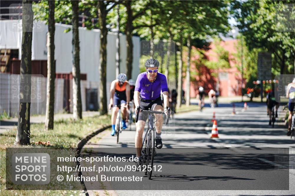 09.08.2026 - GEWOBA Citytriathlon Bremen Michael Burmester http://msf.ph/oto/9942512 09.08.2026 14:30:45 Radfahren 36, 45, 54, 73, 91, 105, 118, 128, 135, 186, 200 meine-sportfotos.de