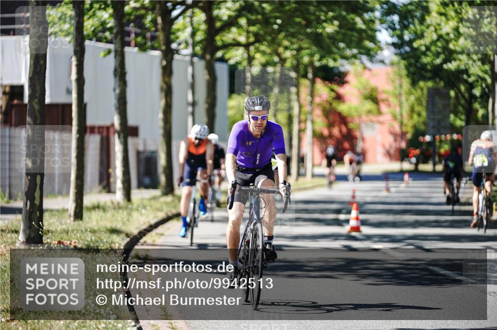 09.08.2026 - GEWOBA Citytriathlon Bremen Michael Burmester http://msf.ph/oto/9942513 09.08.2026 14:30:45 Radfahren 36, 45, 54, 73, 91, 105, 118, 128, 135, 186, 200 meine-sportfotos.de
