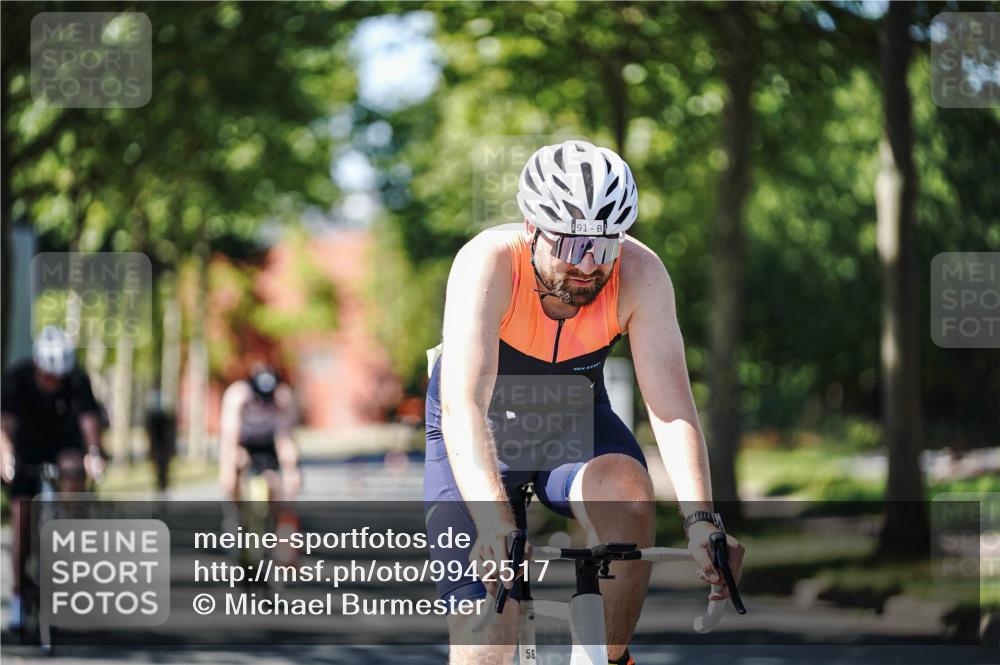 09.08.2026 - GEWOBA Citytriathlon Bremen Michael Burmester http://msf.ph/oto/9942517 09.08.2026 14:30:47 Radfahren 36, 45, 54, 73, 91, 92, 105, 128, 135, 186, 200 meine-sportfotos.de