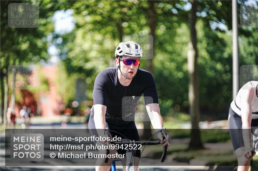 09.08.2026 - GEWOBA Citytriathlon Bremen Michael Burmester http://msf.ph/oto/9942522 09.08.2026 14:30:49 Radfahren 36, 45, 54, 60, 73, 91, 92, 105, 128, 135, 186, 200 meine-sportfotos.de