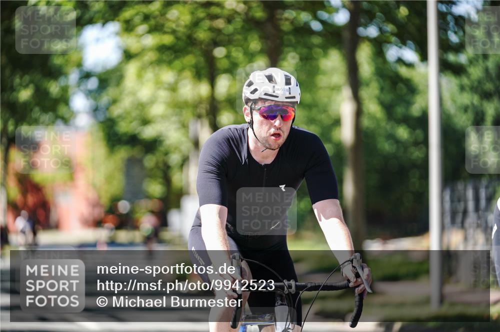 09.08.2026 - GEWOBA Citytriathlon Bremen Michael Burmester http://msf.ph/oto/9942523 09.08.2026 14:30:49 Radfahren 36, 45, 54, 60, 73, 91, 92, 105, 128, 135, 186, 200 meine-sportfotos.de