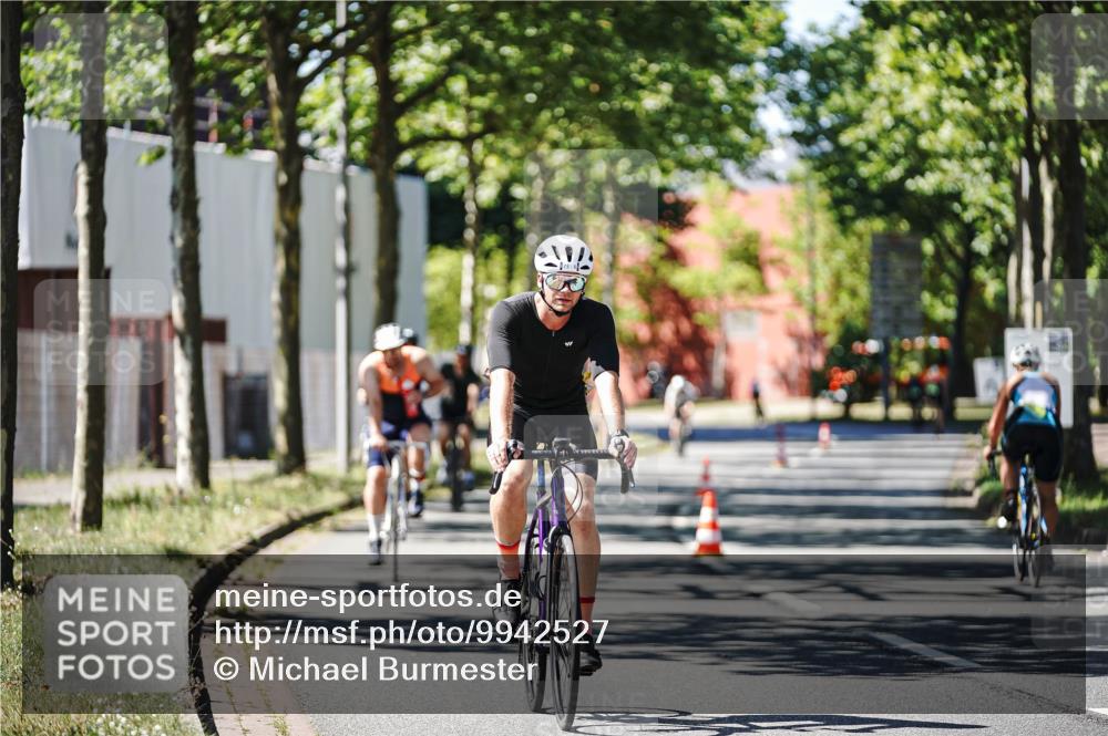 09.08.2026 - GEWOBA Citytriathlon Bremen Michael Burmester http://msf.ph/oto/9942527 09.08.2026 14:30:54 Radfahren 45, 54, 60, 73, 91, 92, 105, 125, 128, 135, 200, 353 meine-sportfotos.de
