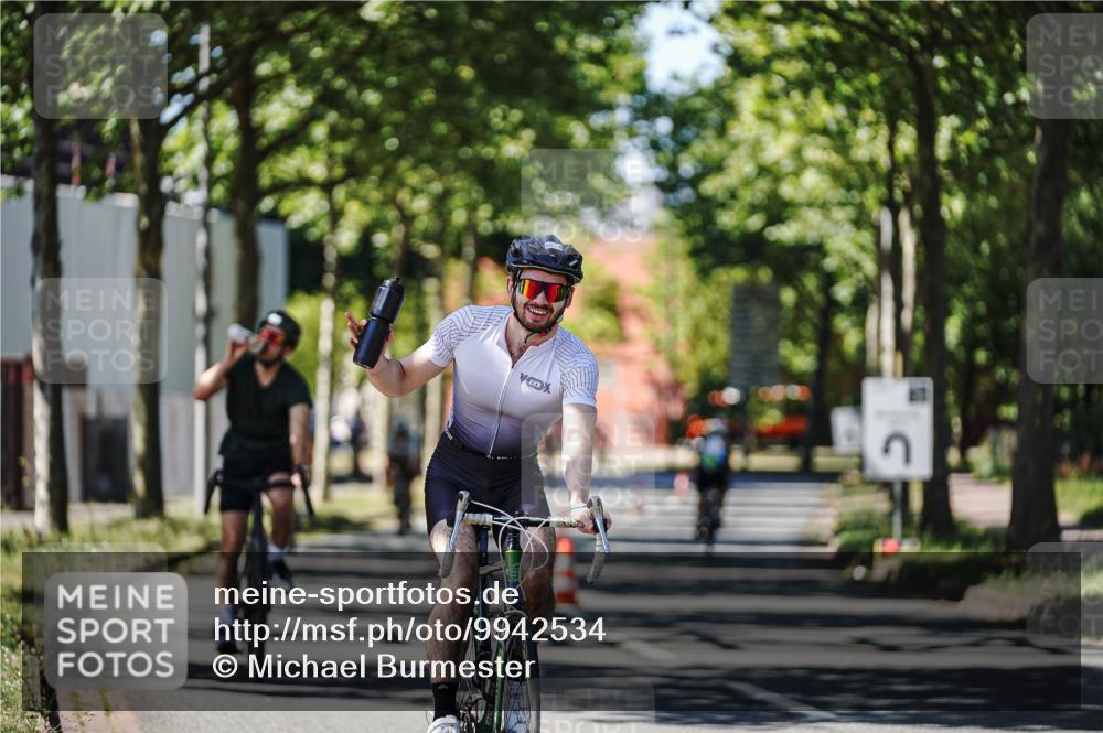 09.08.2026 - GEWOBA Citytriathlon Bremen Michael Burmester http://msf.ph/oto/9942534 09.08.2026 14:30:57 Radfahren 45, 54, 60, 73, 91, 92, 98, 105, 125, 200, 353 meine-sportfotos.de