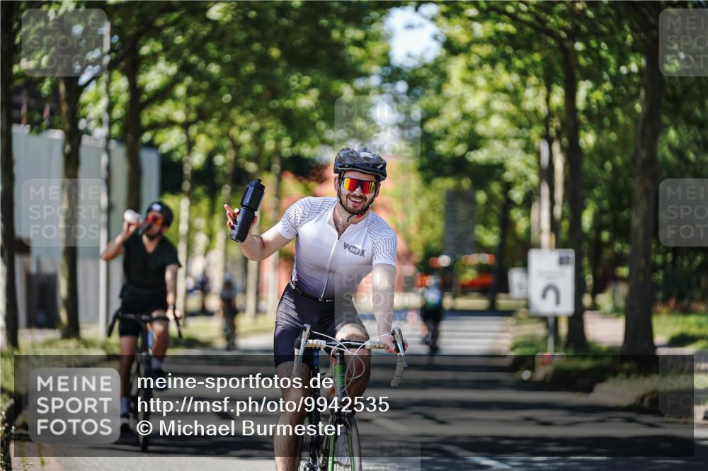 09.08.2026 - GEWOBA Citytriathlon Bremen Michael Burmester http://msf.ph/oto/9942535 09.08.2026 14:30:57 Radfahren 45, 54, 60, 73, 91, 92, 98, 105, 125, 200, 353 meine-sportfotos.de