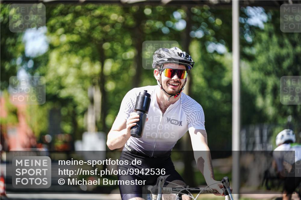 09.08.2026 - GEWOBA Citytriathlon Bremen Michael Burmester http://msf.ph/oto/9942536 09.08.2026 14:30:57 Radfahren 45, 54, 60, 73, 91, 92, 98, 105, 125, 200, 353 meine-sportfotos.de