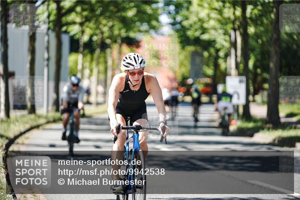 09.08.2026 - GEWOBA Citytriathlon Bremen Michael Burmester http://msf.ph/oto/9942538 09.08.2026 14:31:01 Radfahren 45, 54, 60, 73, 92, 98, 99, 125, 353 meine-sportfotos.de
