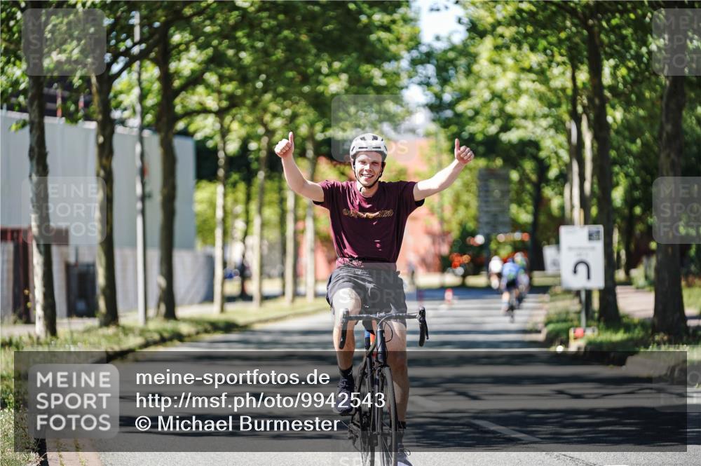 09.08.2026 - GEWOBA Citytriathlon Bremen Michael Burmester http://msf.ph/oto/9942543 09.08.2026 14:31:08 Radfahren 60, 98, 99, 125, 353 meine-sportfotos.de
