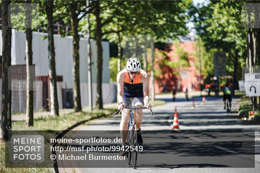 09.08.2026 - GEWOBA Citytriathlon Bremen Michael Burmester http://msf.ph/oto/9942549 09.08.2026 14:31:28 Radfahren 24, 52, 295 meine-sportfotos.de
