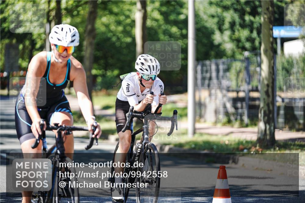 09.08.2026 - GEWOBA Citytriathlon Bremen Michael Burmester http://msf.ph/oto/9942558 09.08.2026 14:31:40 Radfahren 3, 52, 70, 151, 161, 346, 360 meine-sportfotos.de