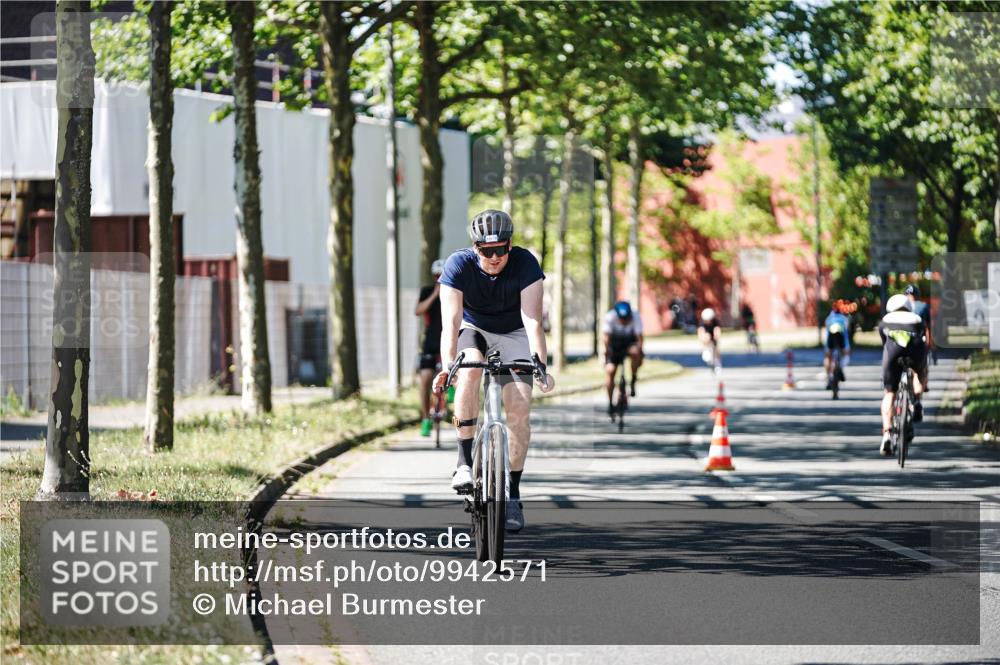 09.08.2026 - GEWOBA Citytriathlon Bremen Michael Burmester http://msf.ph/oto/9942571 09.08.2026 14:31:58 Radfahren 21, 126, 134, 151, 161, 254, 360 meine-sportfotos.de