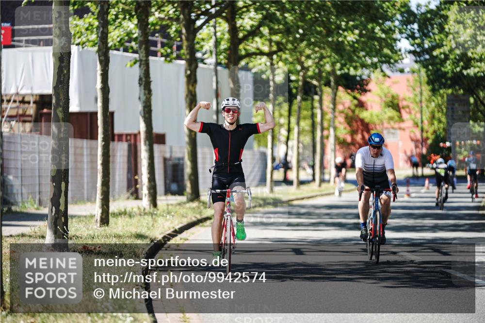 09.08.2026 - GEWOBA Citytriathlon Bremen Michael Burmester http://msf.ph/oto/9942574 09.08.2026 14:32:00 Radfahren 21, 126, 134, 151, 254 meine-sportfotos.de