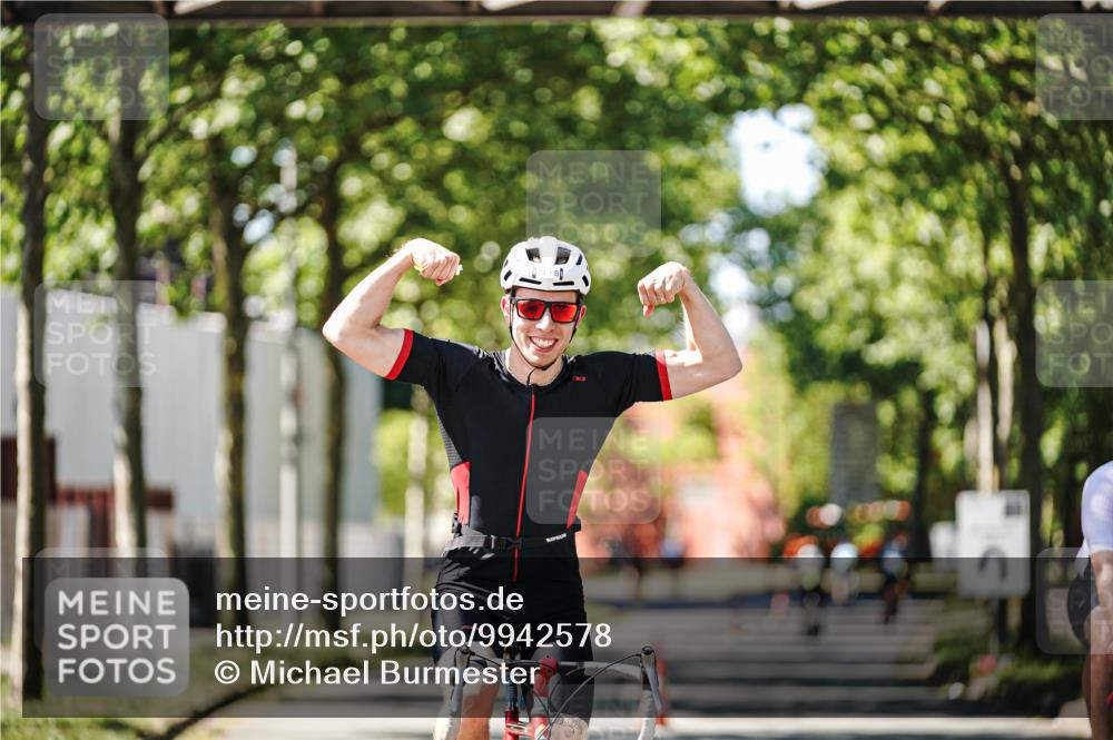 09.08.2026 - GEWOBA Citytriathlon Bremen Michael Burmester http://msf.ph/oto/9942578 09.08.2026 14:32:02 Radfahren 21, 126, 134, 254 meine-sportfotos.de