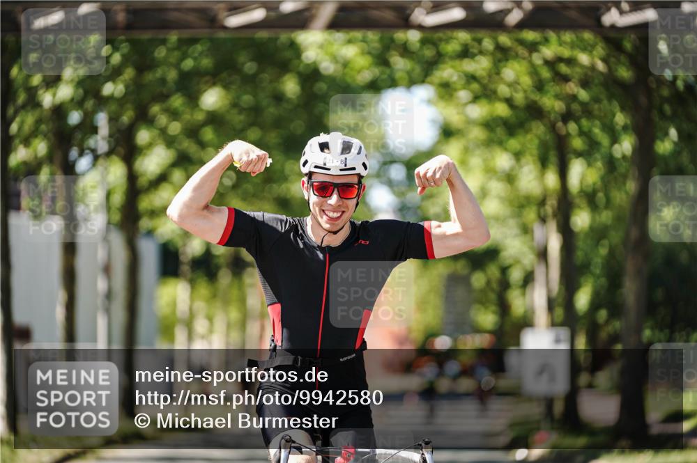 09.08.2026 - GEWOBA Citytriathlon Bremen Michael Burmester http://msf.ph/oto/9942580 09.08.2026 14:32:02 Radfahren 21, 126, 134, 254 meine-sportfotos.de