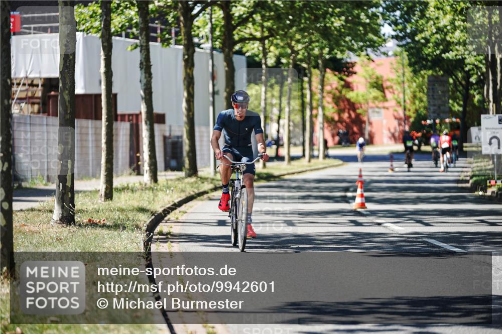 09.08.2026 - GEWOBA Citytriathlon Bremen Michael Burmester http://msf.ph/oto/9942601 09.08.2026 14:32:45 Radfahren 2, 44, 76, 396 meine-sportfotos.de
