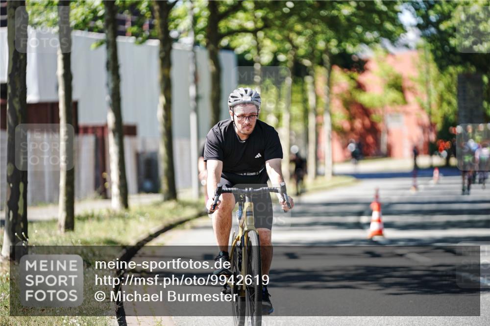 09.08.2026 - GEWOBA Citytriathlon Bremen Michael Burmester http://msf.ph/oto/9942619 09.08.2026 14:33:02 Radfahren 9, 19, 38, 148, 257, 302, 349, 354 meine-sportfotos.de