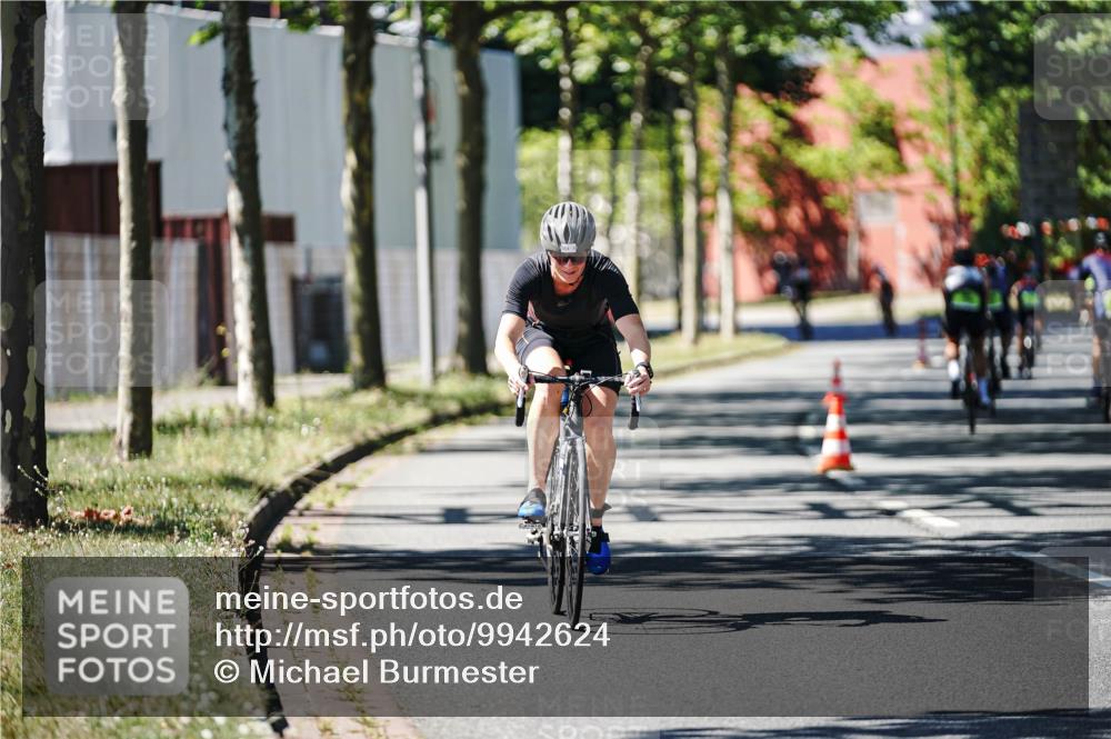 09.08.2026 - GEWOBA Citytriathlon Bremen Michael Burmester http://msf.ph/oto/9942624 09.08.2026 14:33:07 Radfahren 9, 19, 38, 148, 257, 302, 349, 354 meine-sportfotos.de