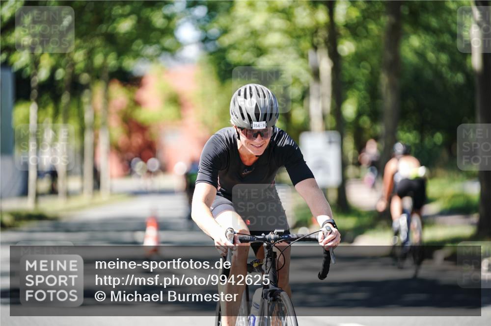 09.08.2026 - GEWOBA Citytriathlon Bremen Michael Burmester http://msf.ph/oto/9942625 09.08.2026 14:33:07 Radfahren 9, 19, 38, 148, 257, 302, 349, 354 meine-sportfotos.de