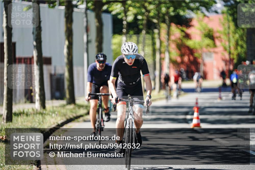 09.08.2026 - GEWOBA Citytriathlon Bremen Michael Burmester http://msf.ph/oto/9942632 09.08.2026 14:33:19 Radfahren 17, 86, 158, 179, 180, 265, 354, 395 meine-sportfotos.de