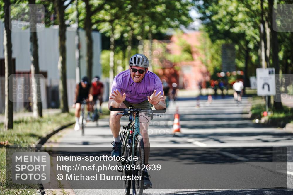 09.08.2026 - GEWOBA Citytriathlon Bremen Michael Burmester http://msf.ph/oto/9942639 09.08.2026 14:33:24 Radfahren 17, 86, 158, 179, 180, 232, 265, 308, 395 meine-sportfotos.de