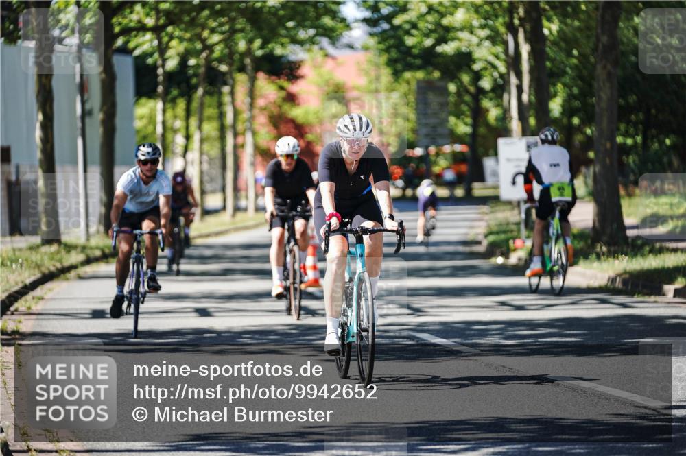 09.08.2026 - GEWOBA Citytriathlon Bremen Michael Burmester http://msf.ph/oto/9942652 09.08.2026 14:33:29 Radfahren 17, 74, 86, 158, 179, 232, 263, 265, 308, 395 meine-sportfotos.de