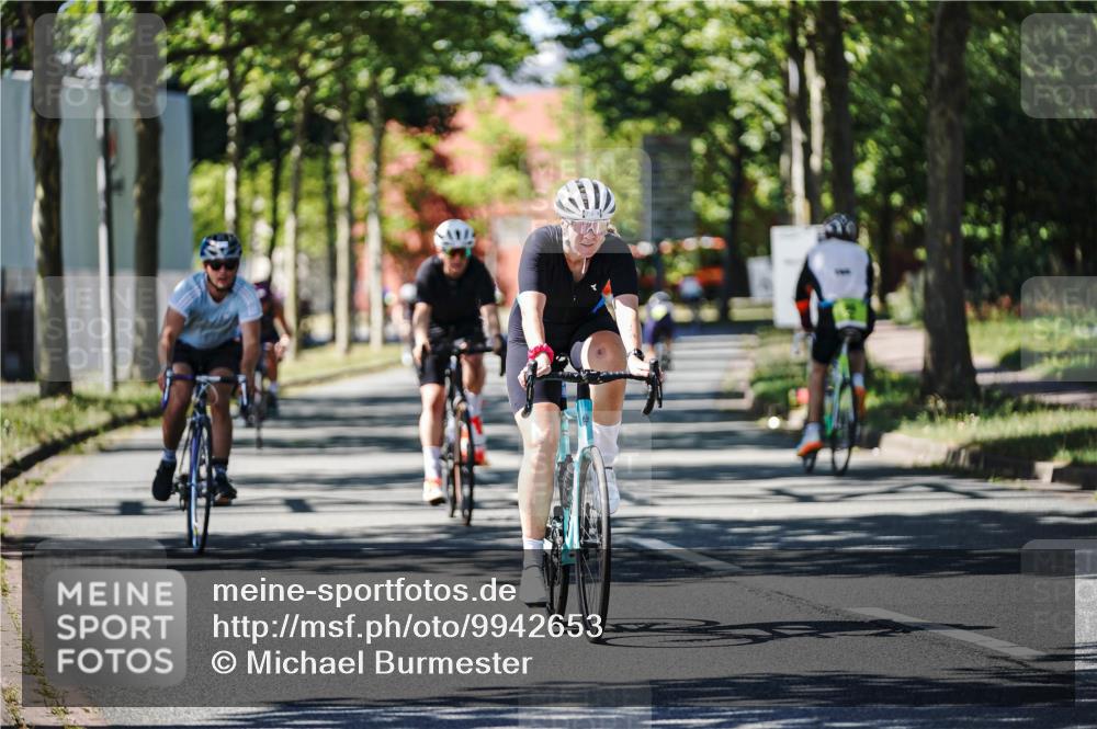 09.08.2026 - GEWOBA Citytriathlon Bremen Michael Burmester http://msf.ph/oto/9942653 09.08.2026 14:33:29 Radfahren 17, 74, 86, 158, 179, 232, 263, 265, 308, 395 meine-sportfotos.de