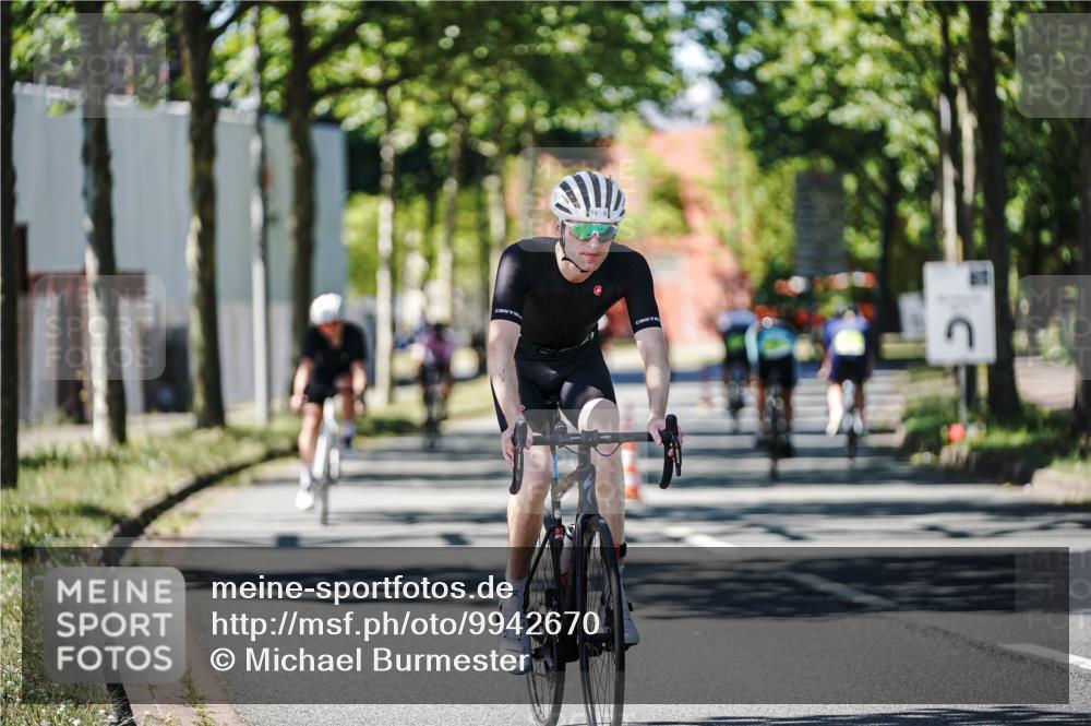 09.08.2026 - GEWOBA Citytriathlon Bremen Michael Burmester http://msf.ph/oto/9942670 09.08.2026 14:33:37 Radfahren 17, 38, 74, 82, 146, 218, 232, 263, 308, 371, 470 meine-sportfotos.de