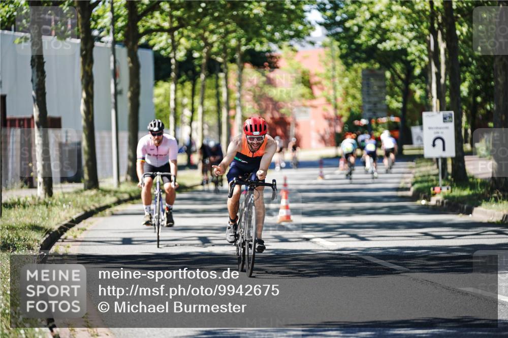 09.08.2026 - GEWOBA Citytriathlon Bremen Michael Burmester http://msf.ph/oto/9942675 09.08.2026 14:33:41 Radfahren 38, 74, 82, 146, 218, 232, 263, 308, 371, 470 meine-sportfotos.de