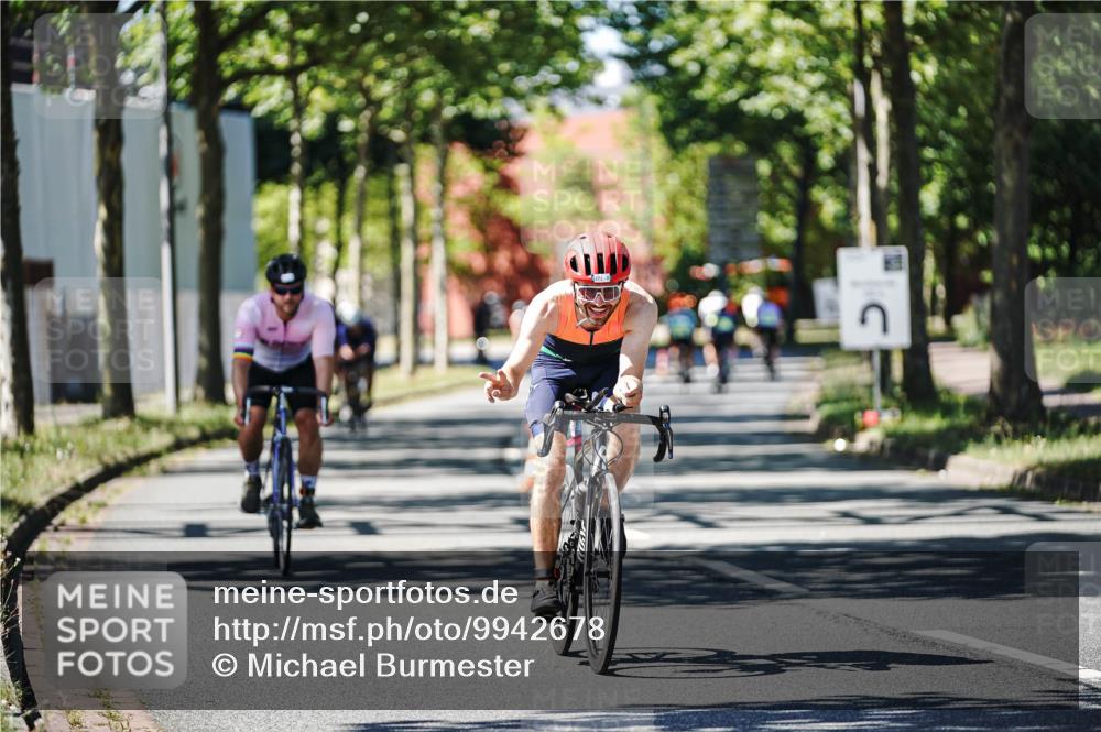 09.08.2026 - GEWOBA Citytriathlon Bremen Michael Burmester http://msf.ph/oto/9942678 09.08.2026 14:33:41 Radfahren 38, 74, 82, 146, 218, 232, 263, 308, 371, 470 meine-sportfotos.de