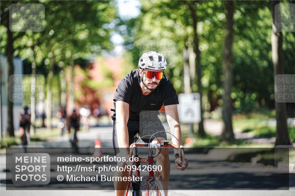 09.08.2026 - GEWOBA Citytriathlon Bremen Michael Burmester http://msf.ph/oto/9942690 09.08.2026 14:33:47 Radfahren 5, 38, 66, 74, 82, 146, 218, 345, 371, 470 meine-sportfotos.de