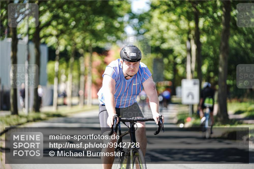 09.08.2026 - GEWOBA Citytriathlon Bremen Michael Burmester http://msf.ph/oto/9942728 09.08.2026 14:34:24 Radfahren 12, 69, 95, 211, 429, 455 meine-sportfotos.de