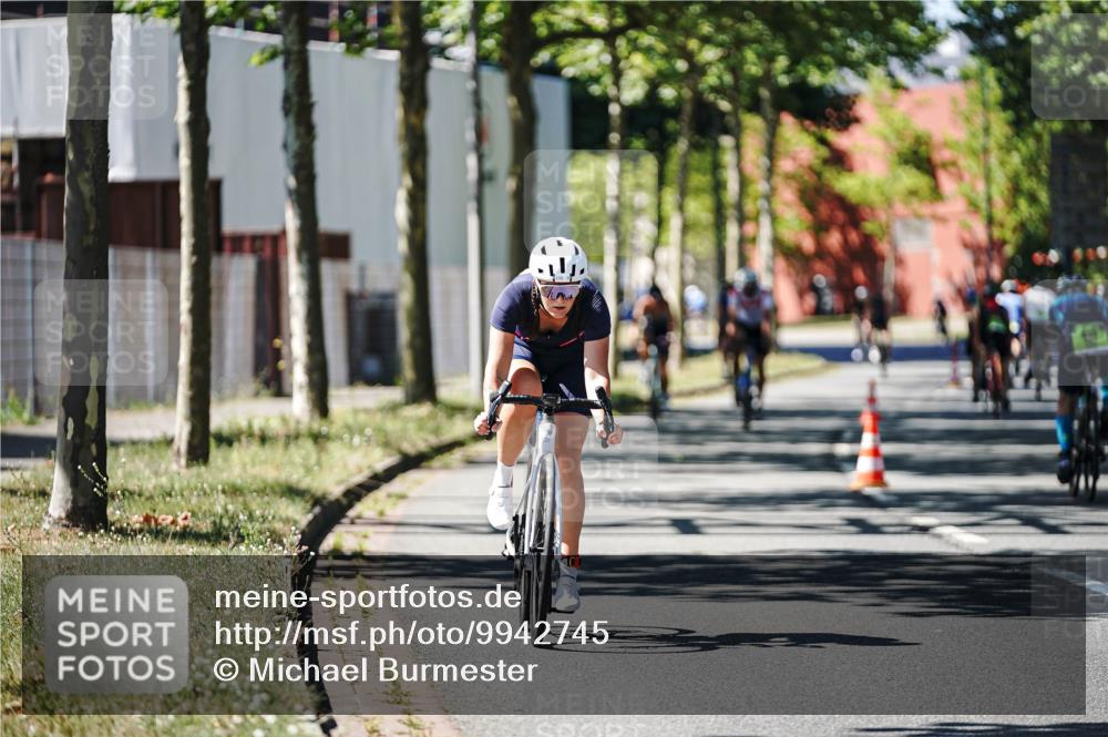 09.08.2026 - GEWOBA Citytriathlon Bremen Michael Burmester http://msf.ph/oto/9942745 09.08.2026 14:35:00 Radfahren 20, 220, 236, 284, 351, 362, 378 meine-sportfotos.de