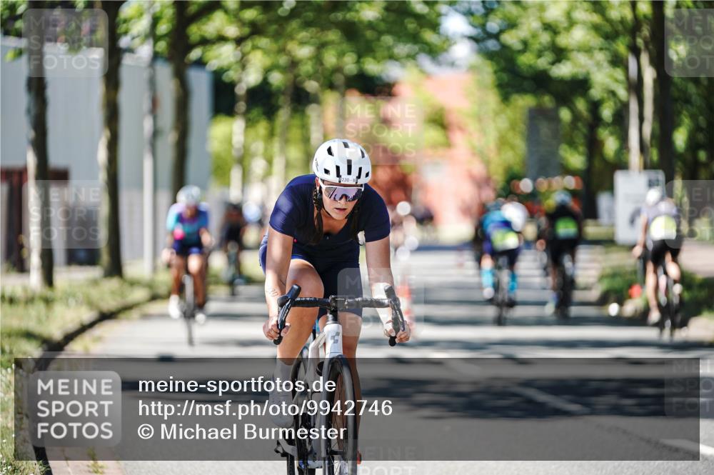 09.08.2026 - GEWOBA Citytriathlon Bremen Michael Burmester http://msf.ph/oto/9942746 09.08.2026 14:35:00 Radfahren 20, 220, 236, 284, 351, 362, 378 meine-sportfotos.de