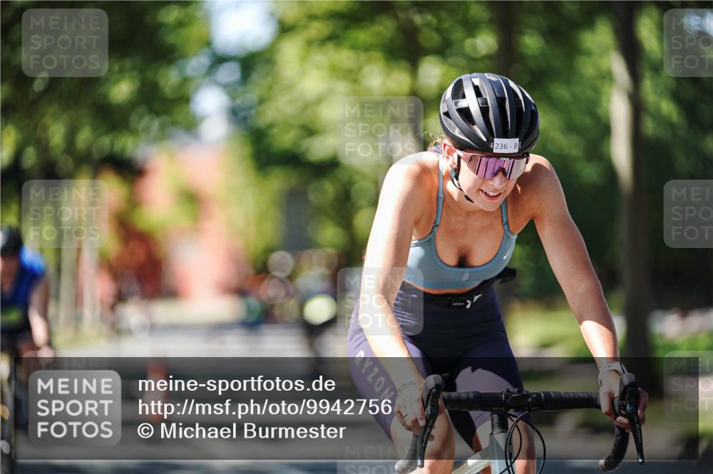 09.08.2026 - GEWOBA Citytriathlon Bremen Michael Burmester http://msf.ph/oto/9942756 09.08.2026 14:35:05 Radfahren 20, 37, 192, 220, 236, 260, 284, 351, 362, 404 meine-sportfotos.de