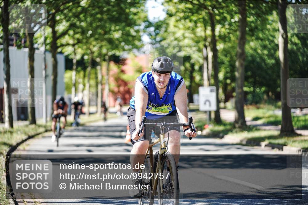 09.08.2026 - GEWOBA Citytriathlon Bremen Michael Burmester http://msf.ph/oto/9942757 09.08.2026 14:35:06 Radfahren 20, 37, 192, 220, 236, 260, 284, 351, 362, 404 meine-sportfotos.de